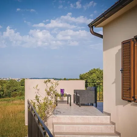 3 Bedroom Awesome In Medulin